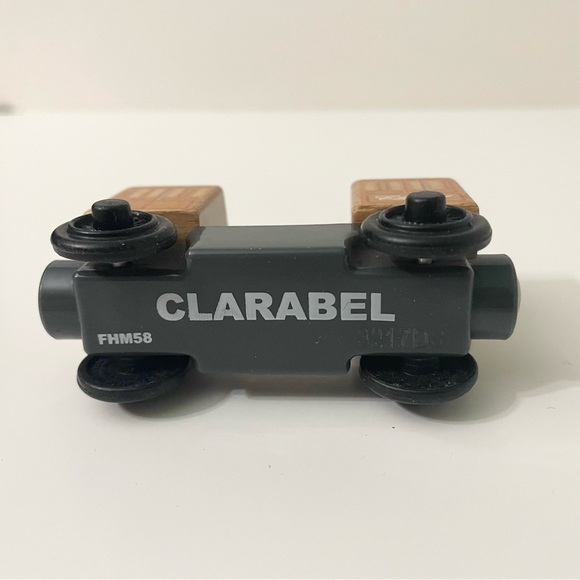 Thomas & Friends Wooden Clarabel Train - Picture 8 of 13